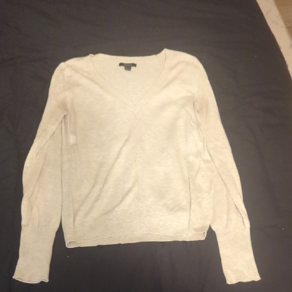RW&CO. Soft Beige V-Neck Sweater